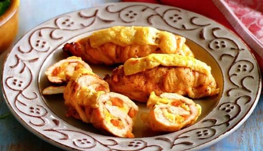 Рулетики из индейки с сыром и курагой