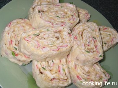 Рулеты из крабовых палочек
