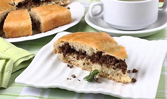 Мясной пирог из дрожжевого теста
